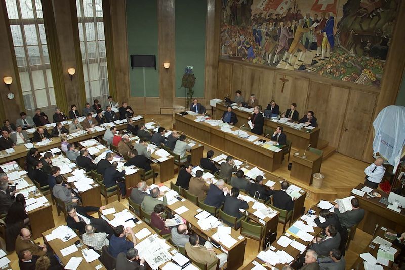 Loi sur les étrangers: le PLR gagne sur toute la ligne